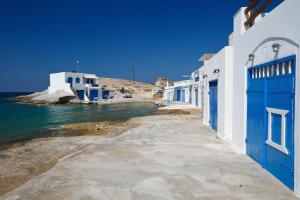 Manolis And Filio Home -By The Sea Milos Greece