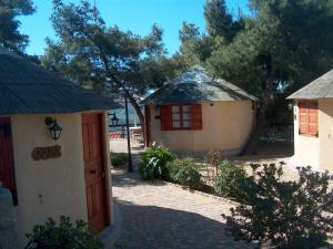 Chrissa Camping Rooms & Bungalows Parnassos Greece