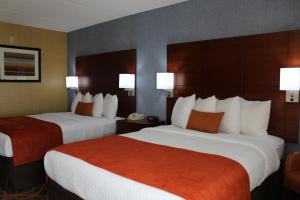 Queen Room with Two Queen Beds - Non-Smoking room in Best Western Plus Fresno Airport Hotel