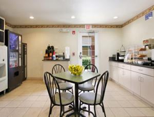 Microtel Inn & Suites Lodi