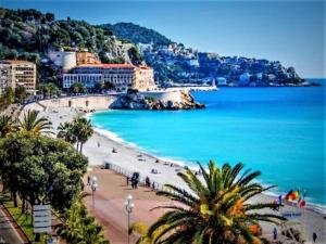 Le petit oasis dans maison niçoise calme proche mer