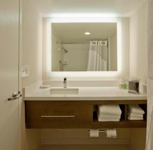 Standard King Room room in Holiday Inn Washington-Central/White House an IHG Hotel