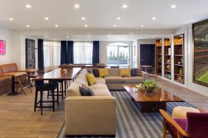 Holiday Inn - Bloomington W MSP Airport Area by IHG