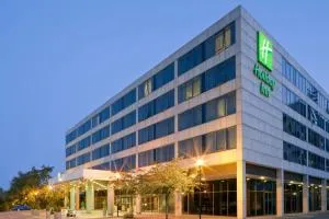 Holiday Inn Milton Keynes Central by IHG