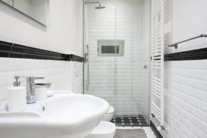 Gilbe One Apartment by Mamo Florence