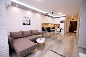 Babylon Park Apartment