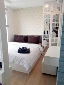 Cozy near beach 200m with toproof pool at Patio Bangsaen