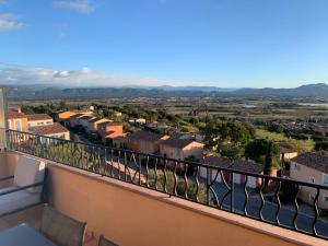 Appartements Appartement 12 - Golf de Roquebrune - Vue mer imprenable ! : photos des chambres