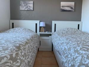 Appartements Appartement 12 - Golf de Roquebrune - Vue mer imprenable ! : photos des chambres