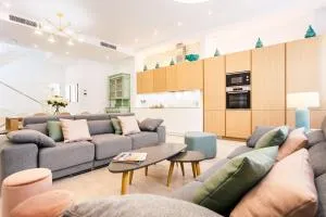 Espectacular casa de 6 dormitorios, 7 banos y 2 terrazas - 塞维利亚