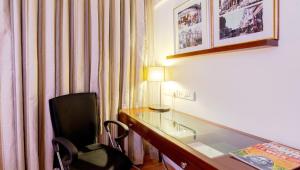 SFO Hotel and Suites