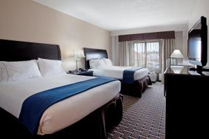 Holiday Inn Express Hotel & Suites Hope Mills-Fayetteville Airport by IHG