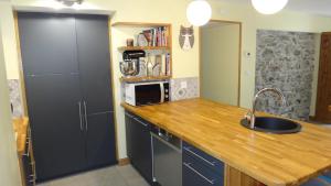 Great house in center of Luz St Sauveur