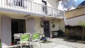 Great house in center of Luz St Sauveur