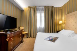 King Family Suite with Sofa Bed - Non-Smoking