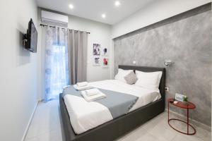 DK Mini Studio White Tower