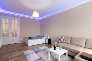 Nice and cozy apartment next to the Parliament