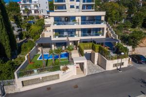 BEACH FRONT VILLA FRAN - DELUXE PENTHOUSE SUITE with private pool