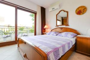 Rooms & Apartments Hegic 