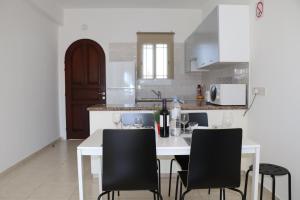 Cyking 2 bed Apartment with pool & 10 min to beach