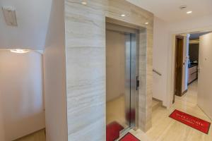 BEACH FRONT VILLA FRAN - DELUXE PENTHOUSE SUITE with private pool