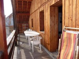 Appartements Magnimon 2 - Appartement rustique dans belle maison de village - Domaine Alpe d'Huez : photos des chambres