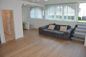 Modern und Ruhig in Wuppertal mit Heimkino-Beamer! Top Ausstattung und Privatparkplatz an der Unterkunft