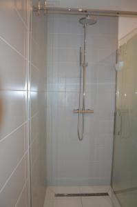 Modern und Ruhig in Wuppertal mit Heimkino-Beamer! Top Ausstattung und Privatparkplatz an der Unterkunft