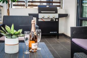 Modern Beachfront 2 Bed Apartment 144 Eden on the Bay, Blouberg, Cape Town