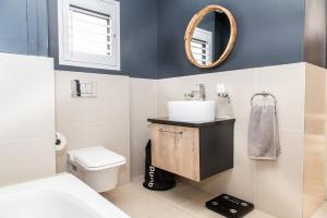 Modern Beachfront 2 Bed Apartment 144 Eden on the Bay, Blouberg, Cape Town