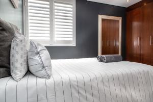 Modern Beachfront 2 Bed Apartment 144 Eden on the Bay, Blouberg, Cape Town