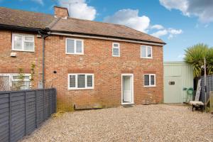 Your Perfect Ashford Retreat Pet-Friendly & Business Ready