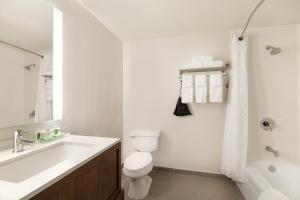 Standard Double Room with Two Double Beds room in Holiday Inn Houston Intercontinental Airport an IHG Hotel