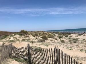 Appartements Appartement classe, vue mer, clim, wifi, parking : photos des chambres