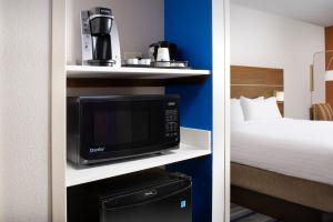 Queen Room with Two Queen Beds room in Holiday Inn Express & Suites New Braunfels an IHG Hotel