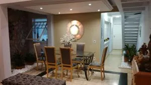 LINDA CASA NO CENTRO HISTÓRICO - Caburu