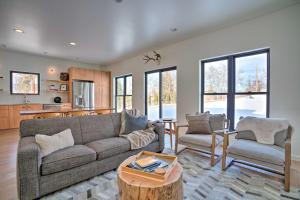 Holiday Home room in Trails End - Modern Pet-Friendly Winthrop Home!