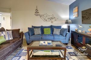 Royal Marina at Avalon Clearwater - Pool & Free Parking - 10 Min Drive to Clearwater Beach