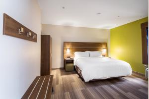 Standard King Room room in Holiday Inn Express Hotel & Suites Columbus an IHG Hotel
