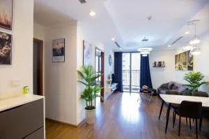 Full House Times City - Quỳnh Lôi