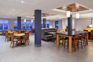 Holiday Inn Express Hotel & Suites Clifton Park by IHG