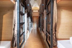 Phòng Đơn Với Phòng Tắm Chung (Single Room with Shared Bathroom)