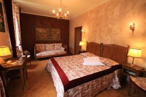 Hotels Hostellerie Du Grand Duc : Chambre Triple - Non remboursable