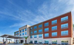 Holiday Inn Express & Suites - Brenham South, an IHG Hotel