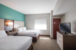 Double Suite room in Holiday Inn Hotel & Suites Lake City an IHG Hotel