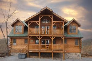 Eight-Bedroom House room in Rising Eagle Lodge