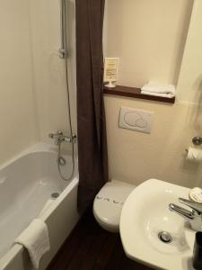 Hotels Hotel Aux Tamaris - Vue Mer : photos des chambres