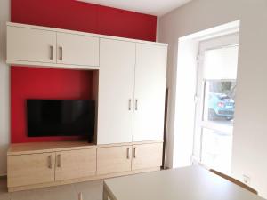 Cube studio by the river (with free bike rental)