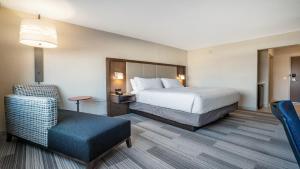 Leisure King Room - Non-Smoking room in Holiday Inn Express & Suites Platteville an IHG Hotel