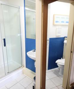 Large Family Room room in Balmore Guest House